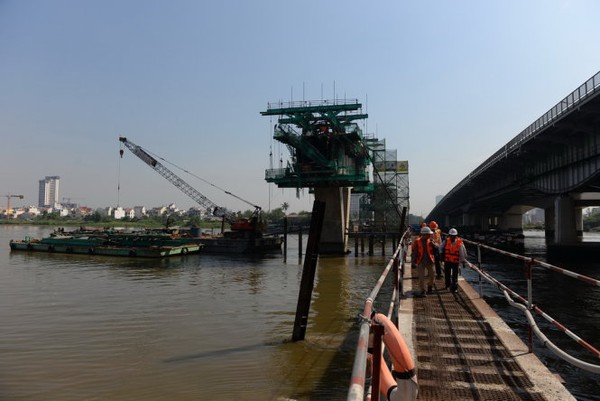 Đúc nhịp dầm đầu tiên cầu metro Sài Gòn - Ảnh 5.