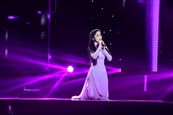 Thần tượng Bolero: Ch&agrave;ng trai 18 tuổi được Quang Linh th&iacute;ch v&igrave; ng&acirc;y thơ, trong s&aacute;ng - Ảnh 13.