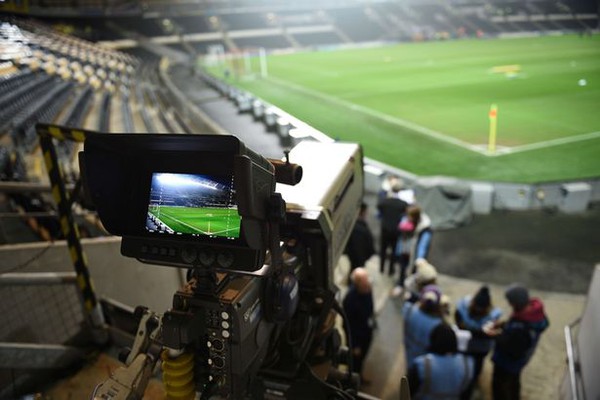 Premier League quyết liệt ngăn chặn người xem bất hợp ph&aacute;p - Ảnh 2.