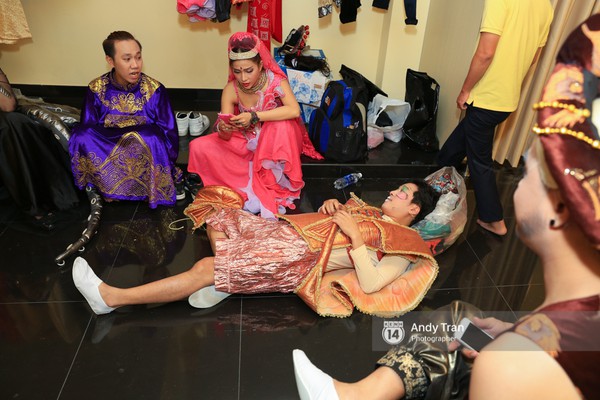 Hari Won &acirc;m thầm đến ủng hộ liveshow 10 năm của Trấn Th&agrave;nh - Ảnh 20.