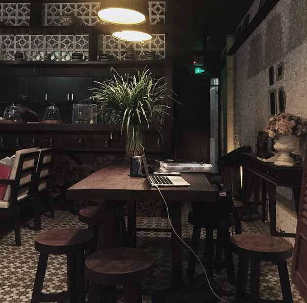 9 quán cafe nền gạch hoa cực nghệ ở Sài Gòn mà bạn nên ghé qua... chụp hình - Ảnh 25.
