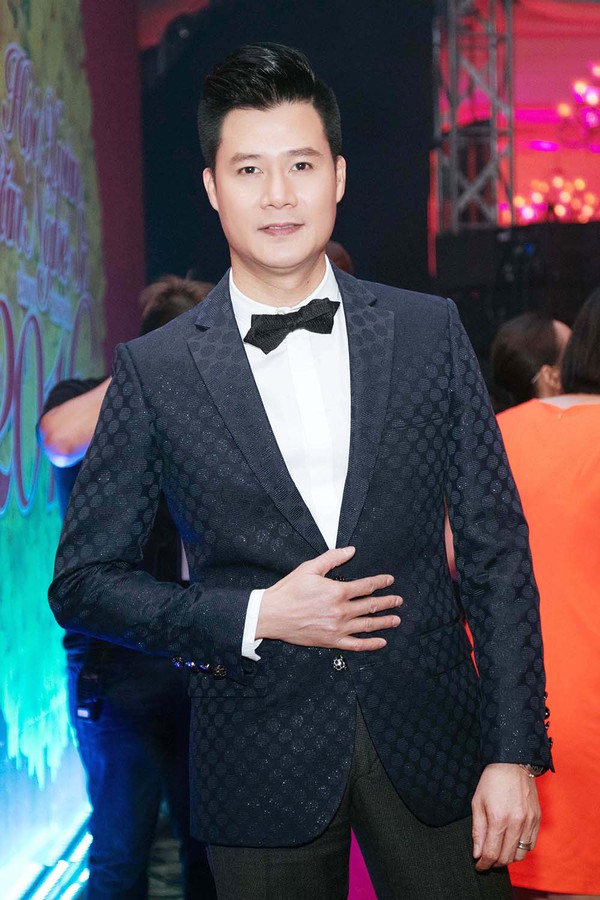 Những qu&yacute; &ocirc;ng của showbiz Việt m&atilde;i kh&ocirc;ng chịu gi&agrave; - Ảnh 10.