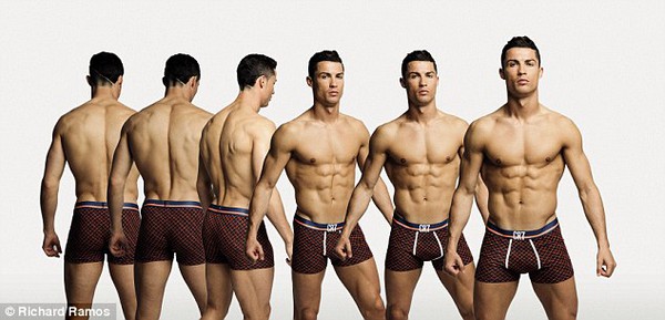 Ronaldo khoe body 6 m&uacute;i d&iacute;nh đầy sơn để quảng c&aacute;o&hellip; đồ l&oacute;t - Ảnh 3.