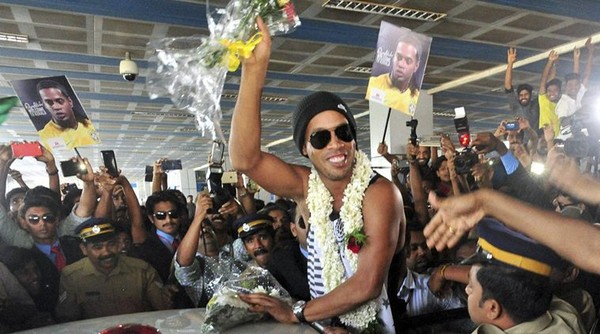 Ronaldinho suýt bỏ mạng ở Ấn Độ - Ảnh 2.
