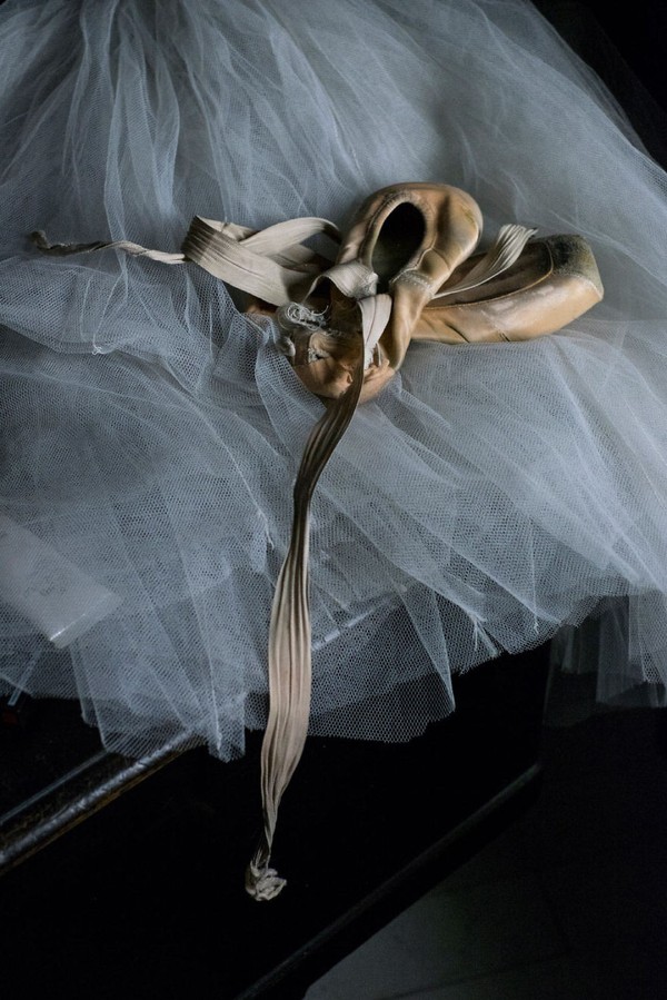 Chùm ảnh: Đôi chân rướm máu của những thiên thần múa ballet - Ảnh 40.
