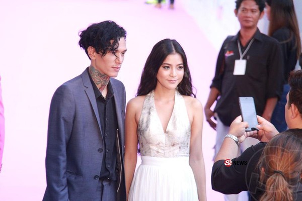 Đ&acirc;y ch&iacute;nh l&agrave; người y&ecirc;u ngo&agrave;i đời si&ecirc;u ngầu của Lee trong T&igrave;nh y&ecirc;u kh&ocirc;ng c&oacute; lỗi, lỗi ở bạn th&acirc;n - Ảnh 8.