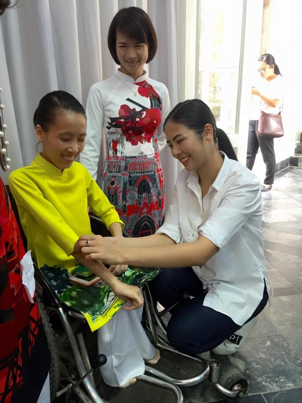Tìm hiểu tính cách của sao Việt qua trang phục từ thiện - Ảnh 14.