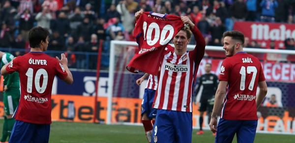 Torres tặng quà ân nhân sau khi ghi bàn thắng lịch sử cho Atletico Madrid - Ảnh 3.