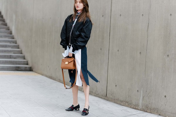 Mới qua 2 ngày Seoul Fashion Week, Kelbin đã lọt Top street style đẹp nhất của Vogue - Ảnh 30.