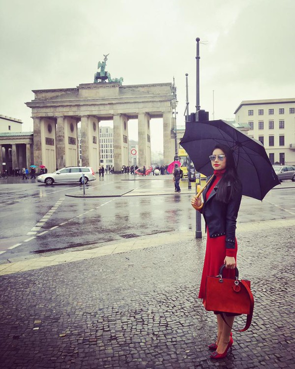 Du ngoạn Berlin, Phạm Hương thay đến 3 bộ quần &aacute;o trong 1 ng&agrave;y - Ảnh 2.