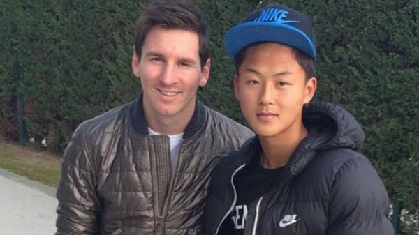 Chân dung măng non Hàn Quốc phá vỡ kỷ lục ghi bàn của Messi cho trẻ Barcelona - Ảnh 3.