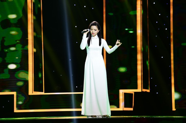Thần tượng Bolero: Ch&agrave;ng trai 18 tuổi được Quang Linh th&iacute;ch v&igrave; ng&acirc;y thơ, trong s&aacute;ng - Ảnh 7.