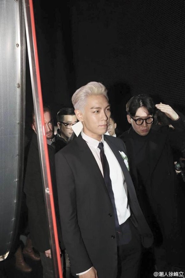 T.O.P (Big Bang) làm náo loạn show diễn thời trang nam của Dior - Ảnh 2.