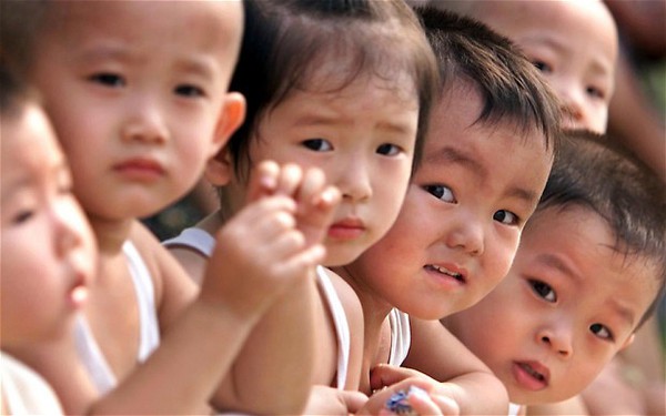 Chuyện chưa kể về những đứa trẻ kh&ocirc;ng được nh&igrave;n thấy &aacute;nh mặt trời tại Trung Quốc - Ảnh 3.