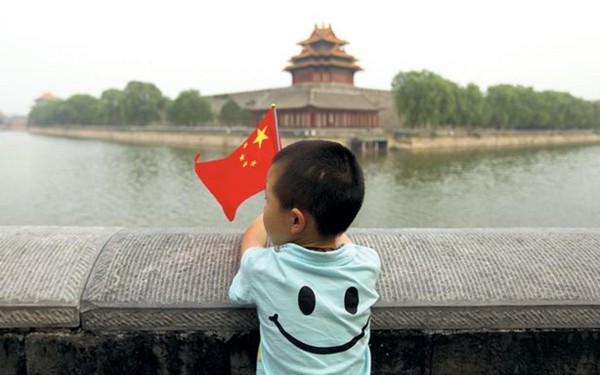 Chuyện chưa kể về những đứa trẻ kh&ocirc;ng được nh&igrave;n thấy &aacute;nh mặt trời tại Trung Quốc - Ảnh 2.