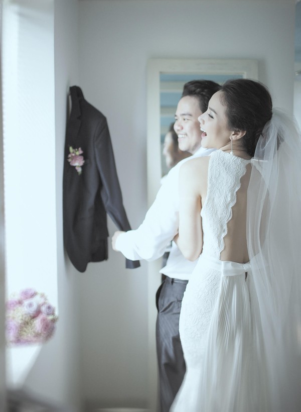 Trang Nhung đội nắng c&ugrave;ng &ocirc;ng x&atilde; thực hiện bộ ảnh cưới l&atilde;ng mạn - Ảnh 2.