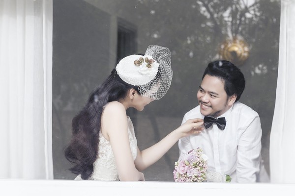 Trang Nhung đội nắng c&ugrave;ng &ocirc;ng x&atilde; thực hiện bộ ảnh cưới l&atilde;ng mạn - Ảnh 5.