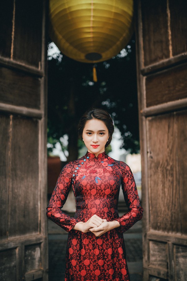 Hương Giang Idol diện áo dài, hóa phụ nữ Hà Nội xưa - Ảnh 3.