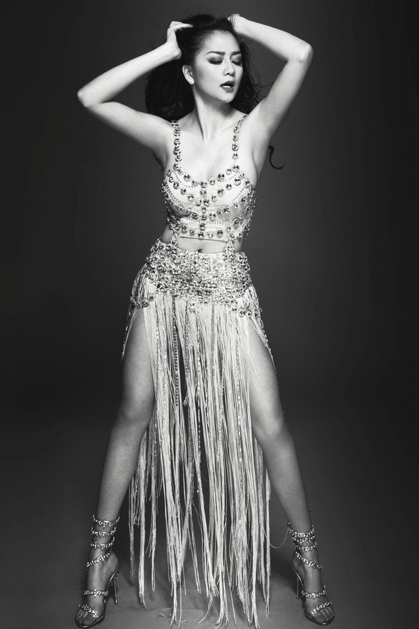 Thiều Bảo Trang ra mắt single mới theo hình mẫu của Jennifer Lopez - Ảnh 3.