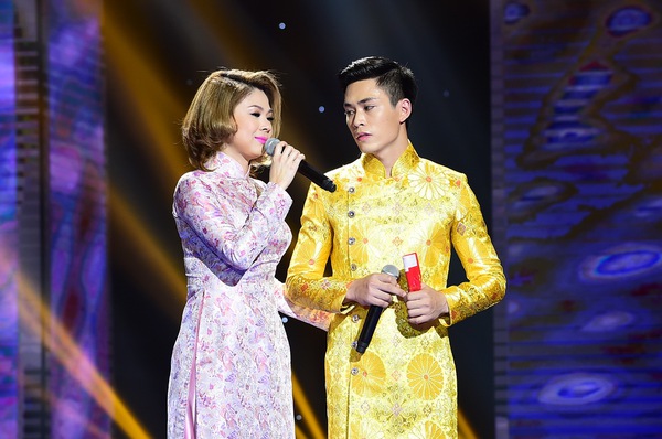 Thần tượng Bolero: Ch&agrave;ng trai b&aacute;n kẹo k&eacute;o khiến Cẩm Ly bật kh&oacute;c - Ảnh 6.