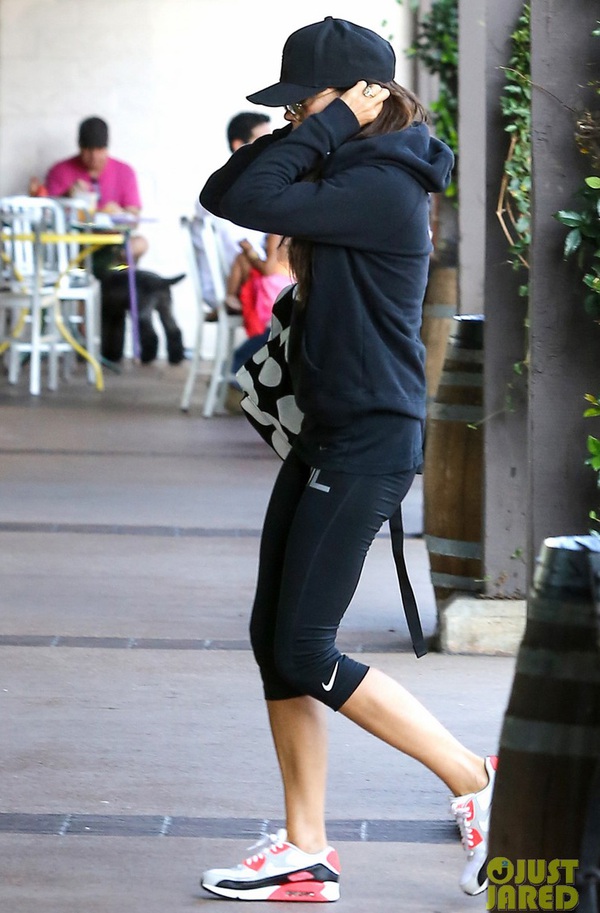 Victoria Beckham ch&agrave;o gi&agrave;y cao g&oacute;t: giảm chiều cao, tăng độ chất! - Ảnh 15.