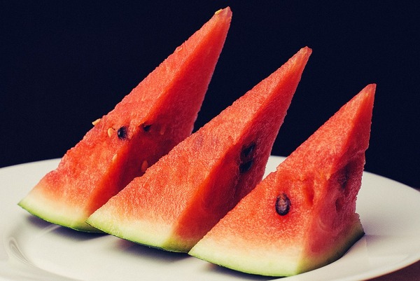 Bạn c&oacute; ph&acirc;n biệt được quả dưa hấu đực v&agrave; quả dưa hấu c&aacute;i kh&ocirc;ng? - Ảnh 1.