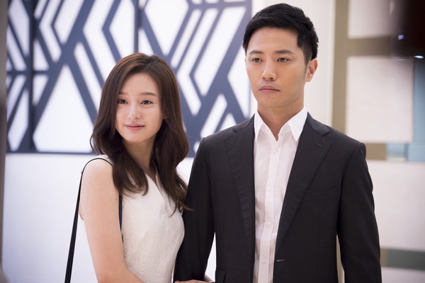 Kim Ji Won: Mỗi kiểu t&oacute;c một phong c&aacute;ch & kiểu n&agrave;o cũng đẹp miễn ch&ecirc;! - Ảnh 22.