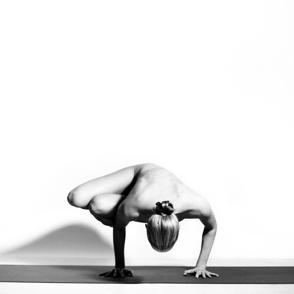 Bộ ảnh yoga khỏa thân nghệ thuật hút hồn người xem - Ảnh 12.