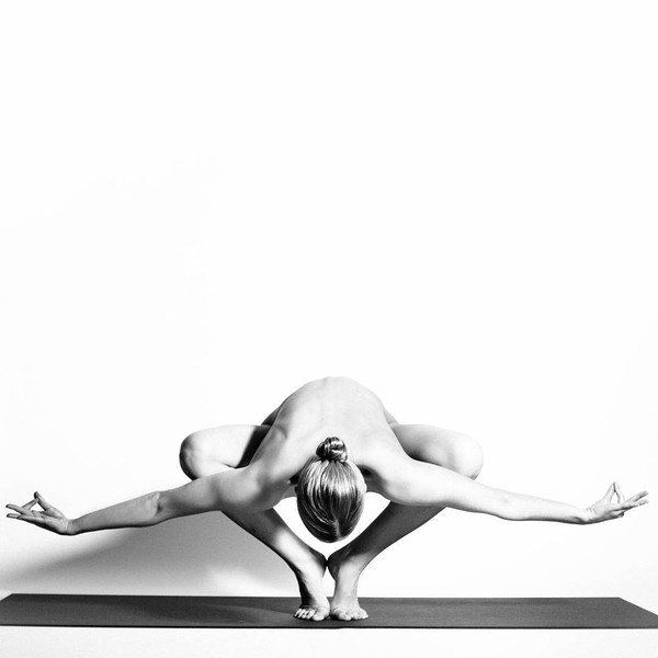 Bộ ảnh yoga khỏa thân nghệ thuật hút hồn người xem - Ảnh 5.