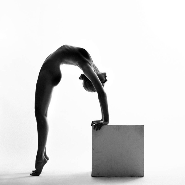 Bộ ảnh yoga khỏa thân nghệ thuật hút hồn người xem - Ảnh 7.