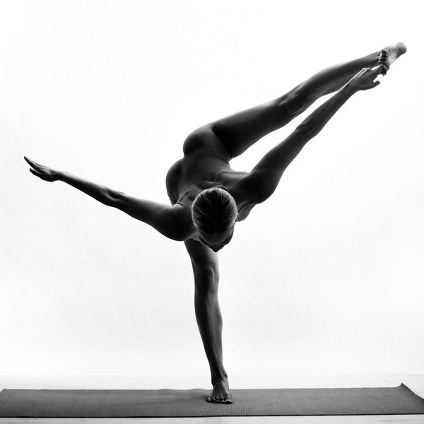 Bộ ảnh yoga khỏa thân nghệ thuật hút hồn người xem - Ảnh 8.