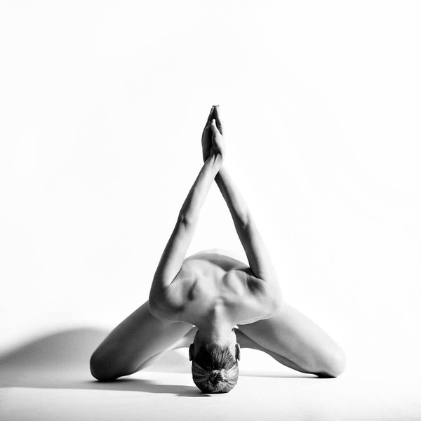 Bộ ảnh yoga khỏa thân nghệ thuật hút hồn người xem - Ảnh 10.