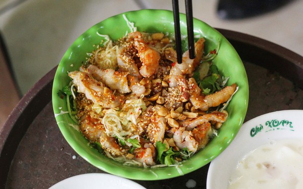 Những hướng dẫn khác để khám phá ẩm thực Hà Nội ngoài món nộm chân gà rút xương?

