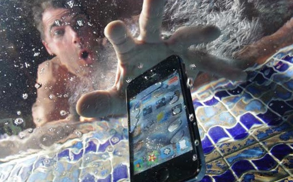 Cách vệ sinh iPhone hiệu quả và an toàn cho thiết bị: Liệu bạn có đang làm  đúng cách?