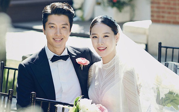 Ly Hôn Tài Tử Lee Dong Gun Vì Bị Đối Xử Vô Tâm, Minh Tinh Jo Yoon Hee Giải  Quyết Ảnh Cưới Ra Sao Mà Dân Tình Xuýt Xoa Khen Ngợi?