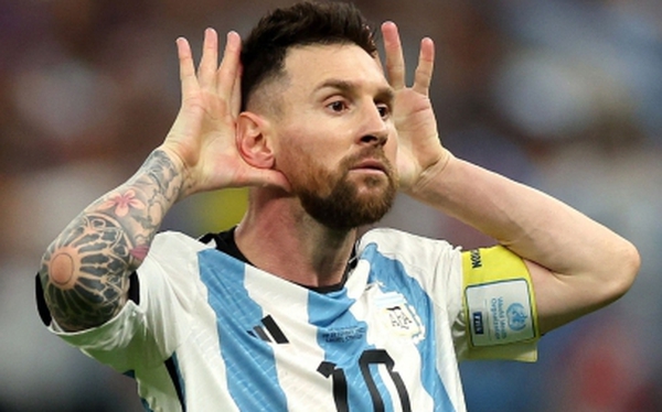 Những ý tưởng ẩn sau bức ảnh ăn mừng của Messi, cùng với việc chọc tức HLV đối phương, đã tạo thành những khoảnh khắc đáng nhớ và đầy cảm xúc trong trận đấu giữa Argentina và Hà Lan.