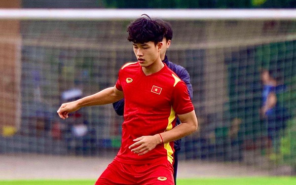 Đối đáp bất ngờ với dàn cầu thủ, Lương Duy Cương đích thị là "bậc thầy thả  thính" của U23 Việt Nam