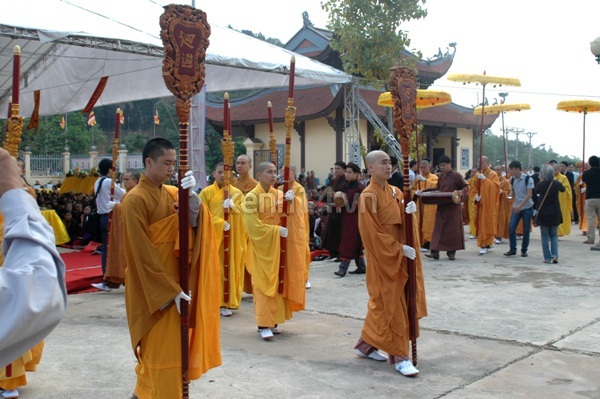 H&agrave;ng ngh&igrave;n người tưởng niệm c&aacute;c nạn nh&acirc;n tử vong v&igrave; TNGT 7