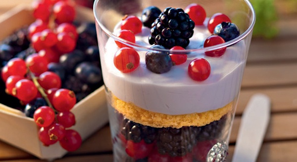 Tiramisu-aux-fruits-rouges-Tiramisu_myrtilles_mures_et_groseille-11cda