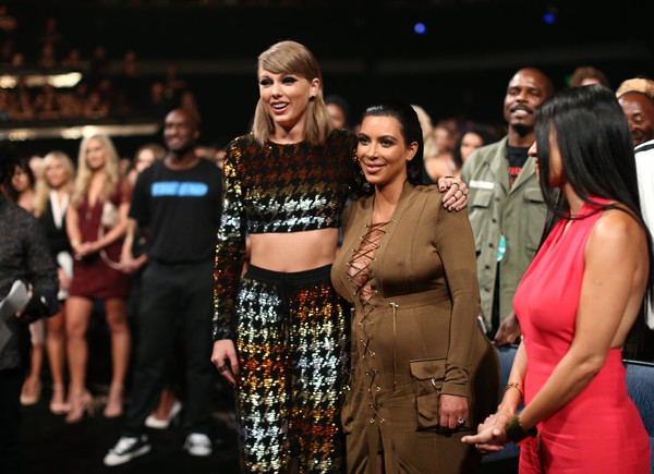 Taylor-Swift-Kim-Kardashian-React-Kanye-VMAs-2015-91ca1