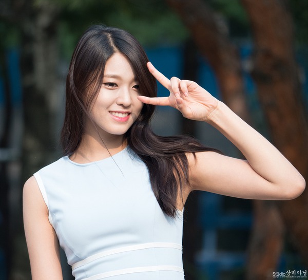 AOA-Seolhyun-15-6a4aa