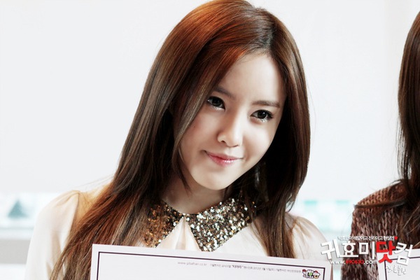 hyomin__soyeon_at_gilbalhan_chicken_fansign_event_busan_10-03-12_82-scaled1000-d7e1e