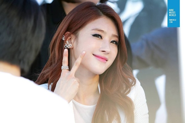 nine-muses-hyuna-hyuna-46043757-f3654