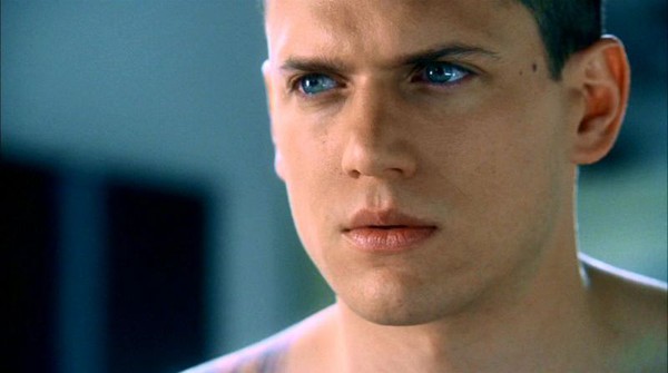 151130-star-WentworthMiller1-ccc51