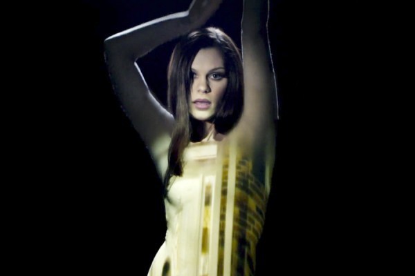 Jessie J bị tưởng là nude trong MV mới 1