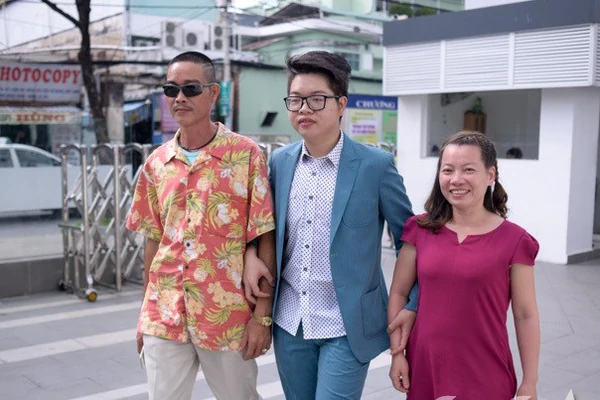 quan-quan-duc-phuc-tung-phai-chui-vao-toilet-luyen-thanh-50c78