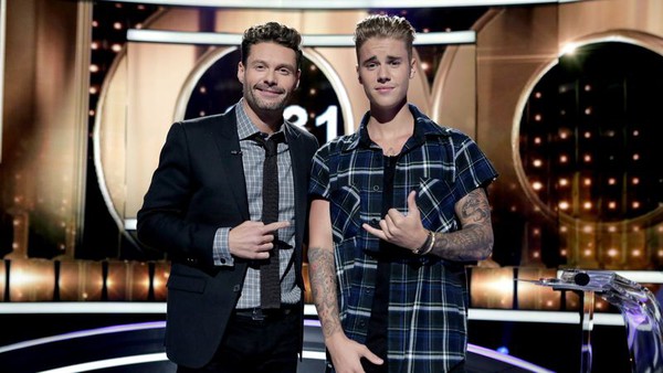 635738857052922143-Ryan-Seacrest-Justin-Bieber-ef6d5