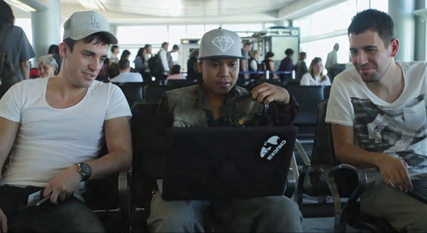 Dimitri-Vegas-Like-Mike-SMASH-tour-photos-with-chuckie-in-airport-c4c61
