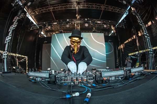 MLUSA2015-Claptone-MainStage-DLG-9417-bfa63