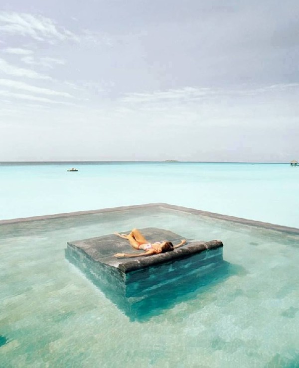 mesmerizing-infinity-swimming-pools4_large-675ec